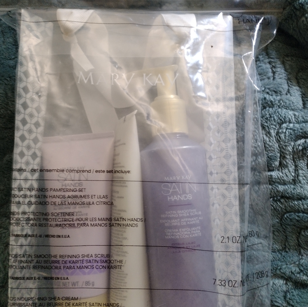 Limited Edition Mary Kay Satin Hands Pampering Set Citrus Lilac
